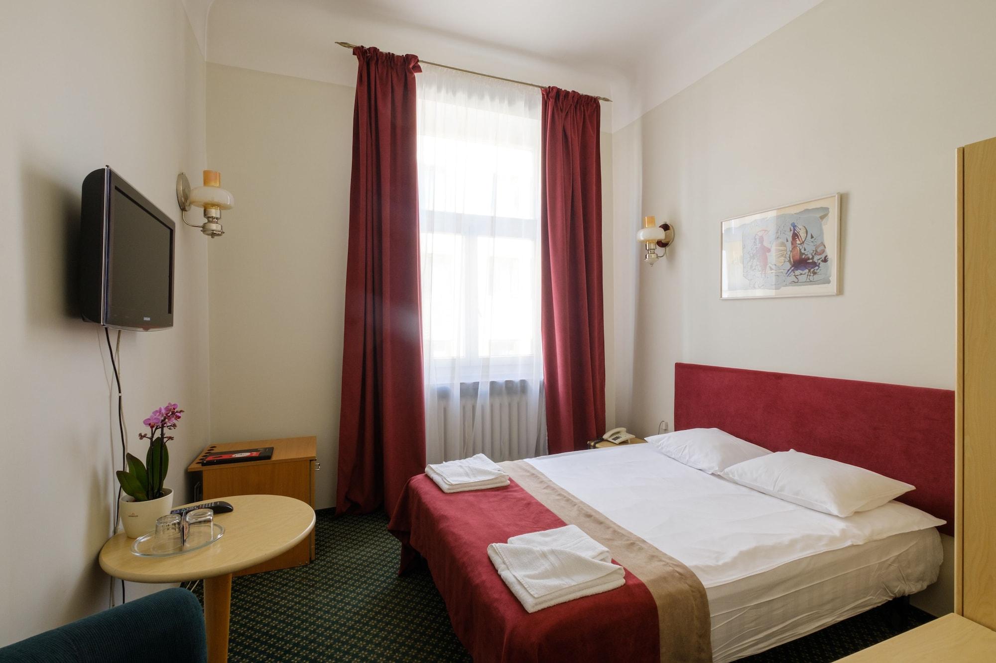 Hotel Metropolis Kaunas Ngoại thất bức ảnh