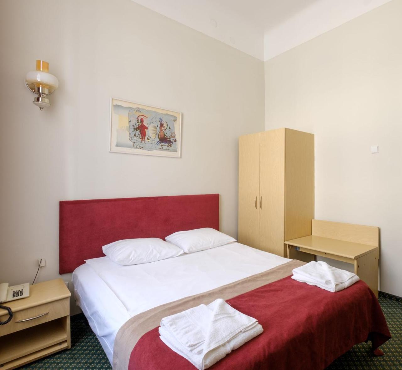 Hotel Metropolis Kaunas Ngoại thất bức ảnh